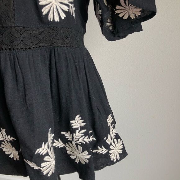 Embroidered Black Blouse - Picture 7 of 12